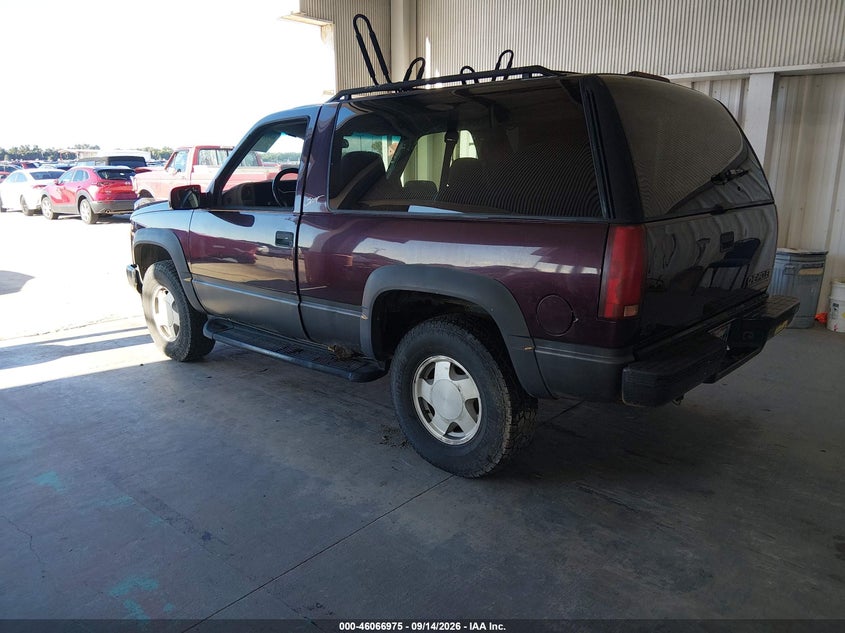 1997 CHEVROLET TAHOE auction photo 3