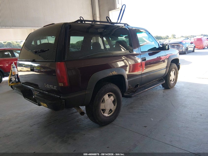 1997 CHEVROLET TAHOE auction photo 4