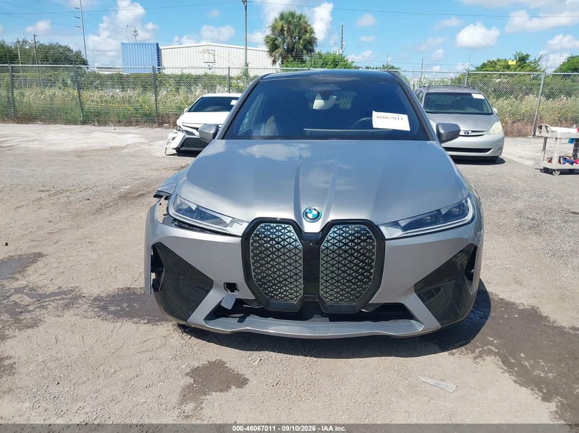 BMW IX - zdjęcie 12