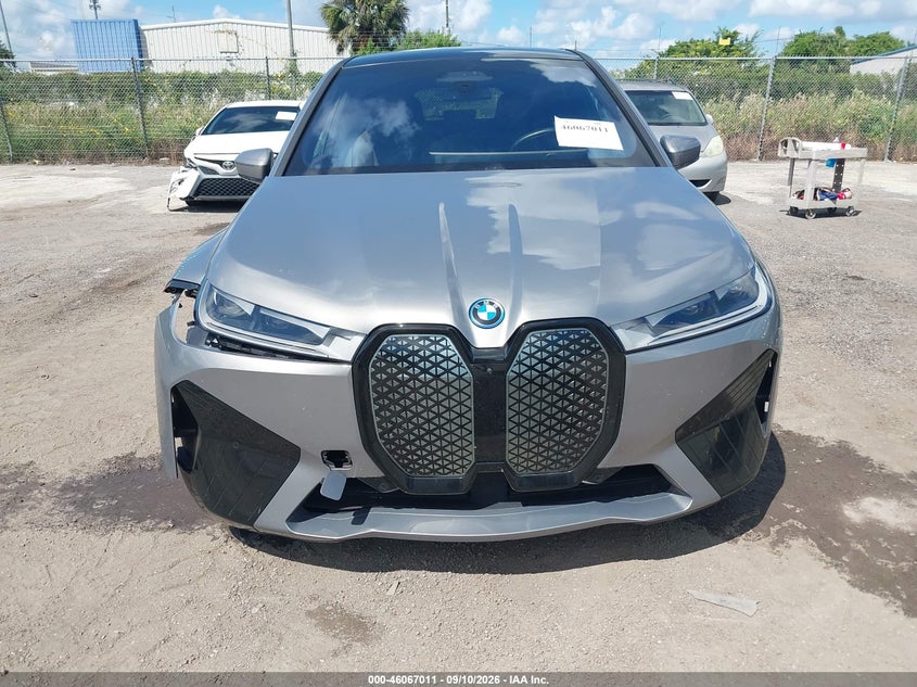 BMW IX - zdjęcie 19
