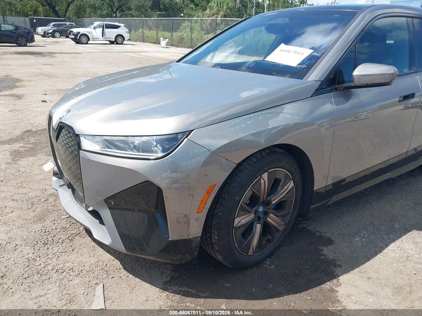 BMW IX - zdjęcie 20