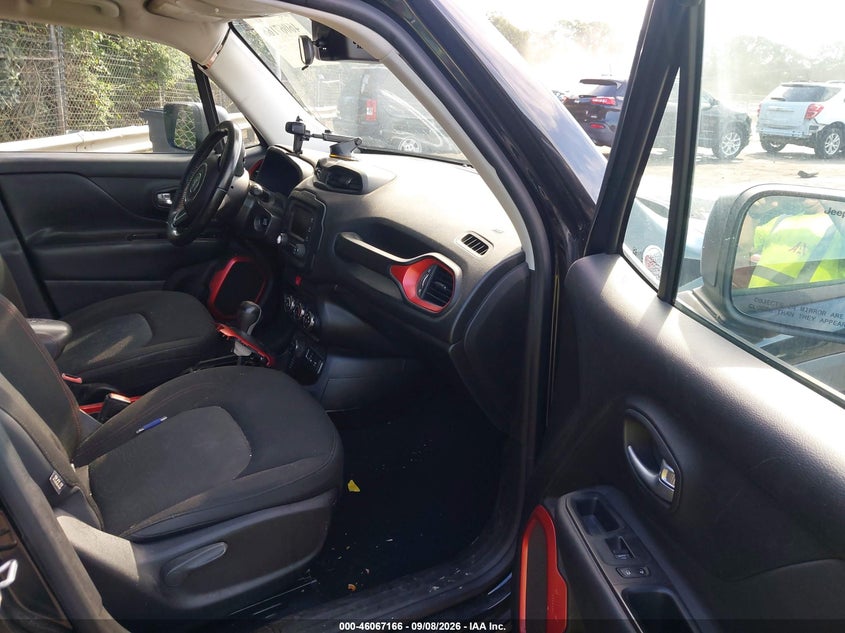 2017 JEEP RENEGADE auction photo 5