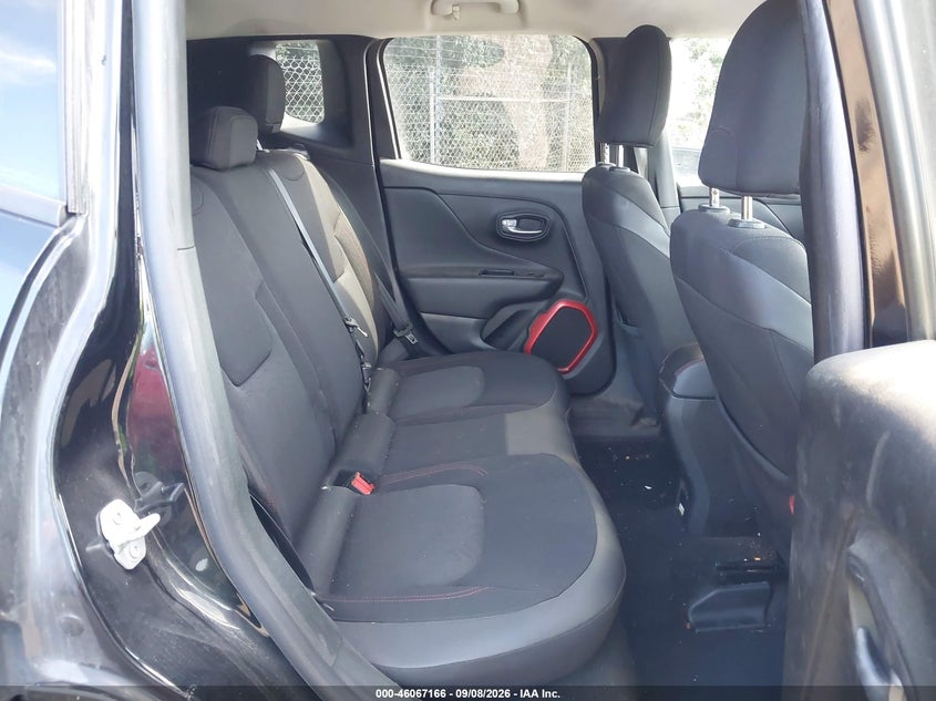 2017 JEEP RENEGADE auction photo 8