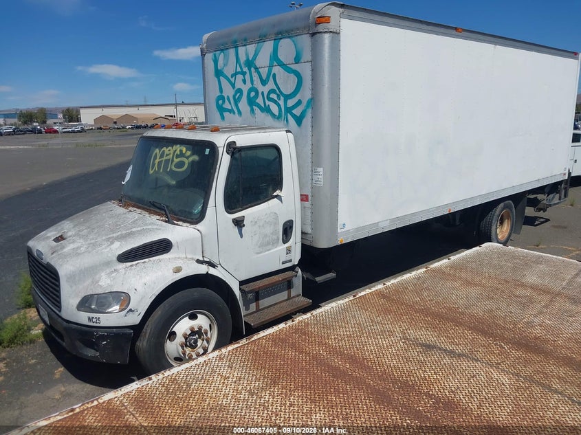 2005 FREIGHTLINER M2 auction photo 2