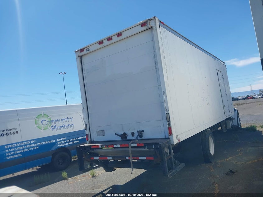 2005 FREIGHTLINER M2 auction photo 4