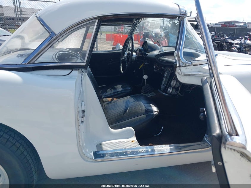 1958 CHEVROLET CORVETTE auction photo 5