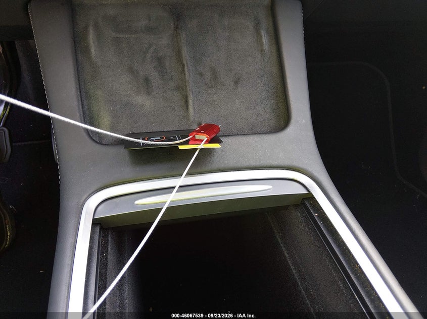 TESLA MODEL Y 2023 VIN 7SAYGDEE1PA170695