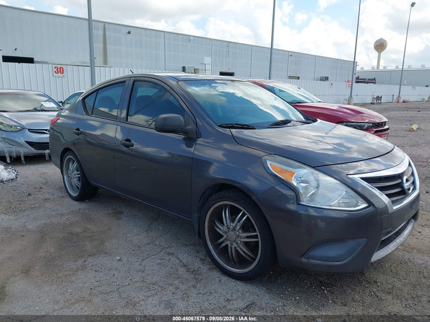 2015 NISSAN VERSA auction photo 1