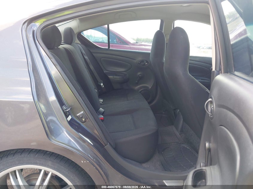 2015 NISSAN VERSA auction photo 8