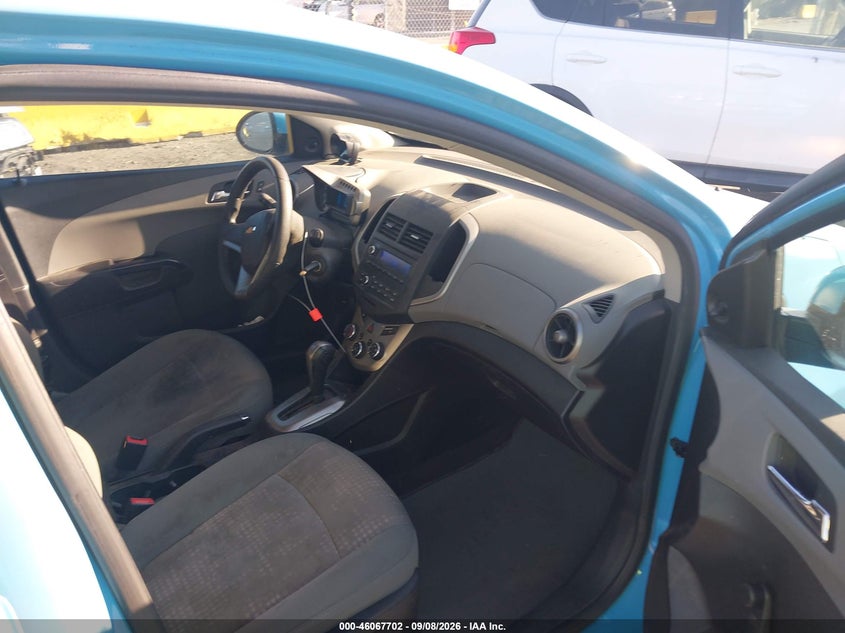 2014 CHEVROLET SONIC auction photo 5