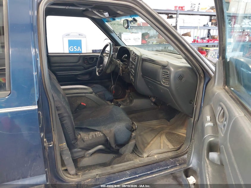 1998 CHEVROLET BLAZER auction photo 5