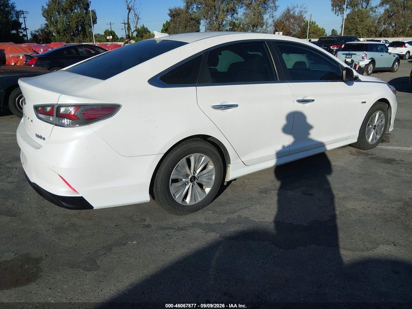 2018 HYUNDAI SONATA HYBRID auction photo 4