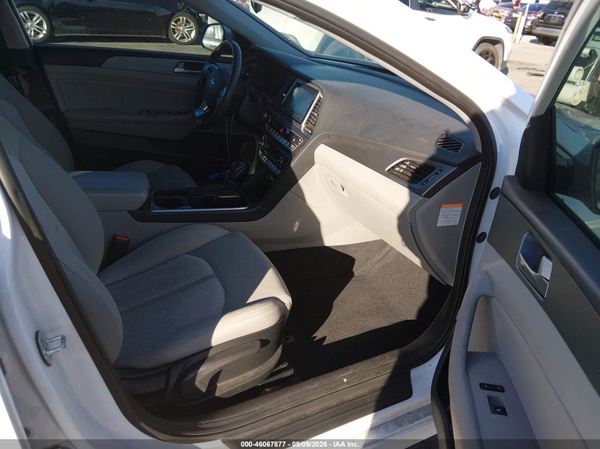 2018 HYUNDAI SONATA HYBRID auction photo 5