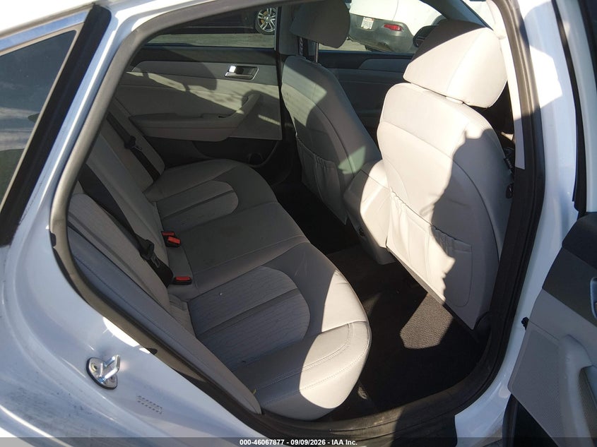 2018 HYUNDAI SONATA HYBRID auction photo 8