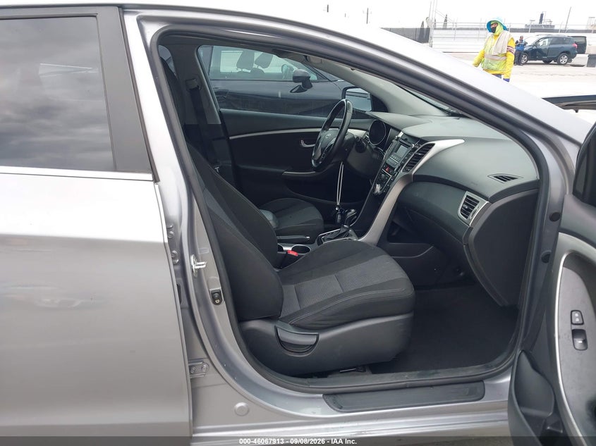 2013 HYUNDAI ELANTRA GT auction photo 5