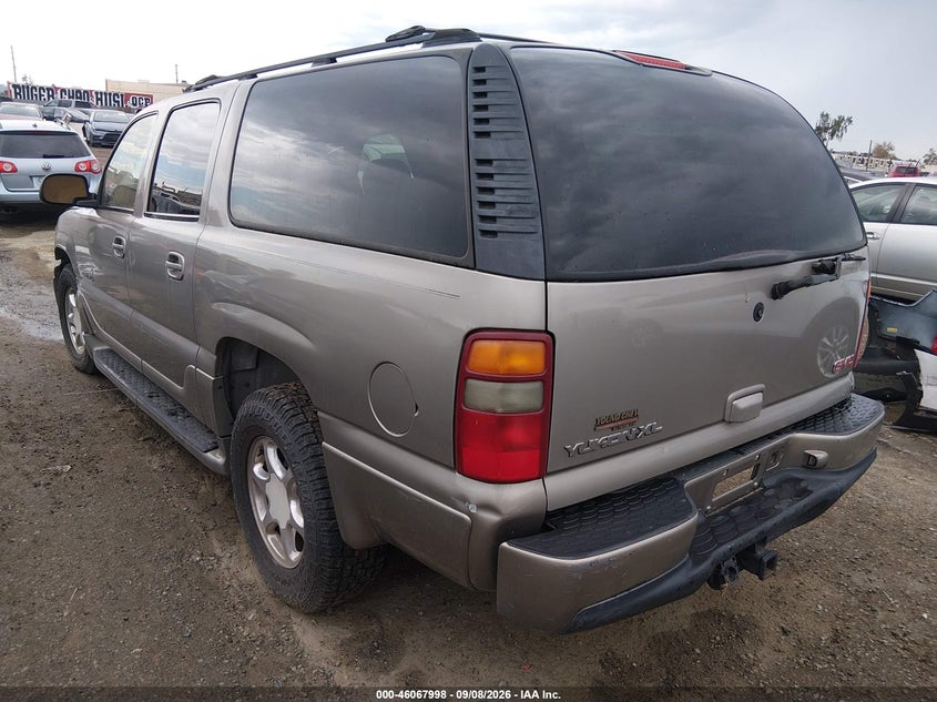 2003 GMC YUKON XL 1500 auction photo 3