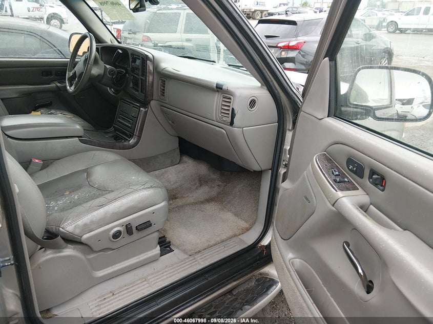 2003 GMC YUKON XL 1500 auction photo 5