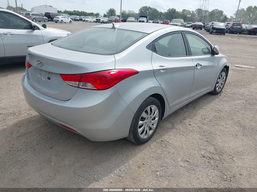 2011 HYUNDAI ELANTRA auction photo 4