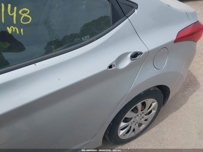 2011 HYUNDAI ELANTRA auction photo 6