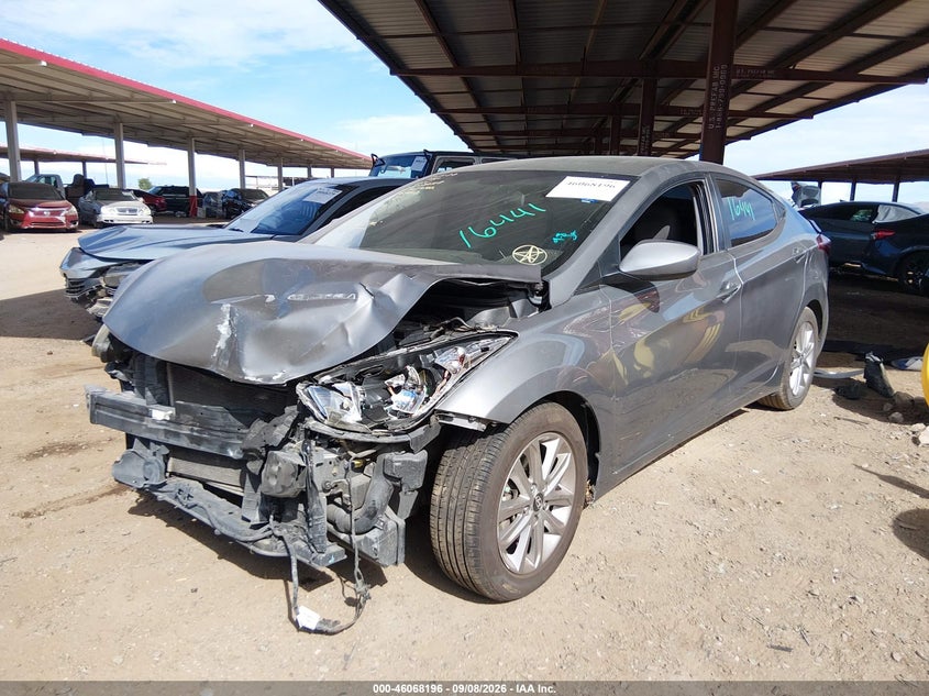 Hyundai Elantra - фото 2