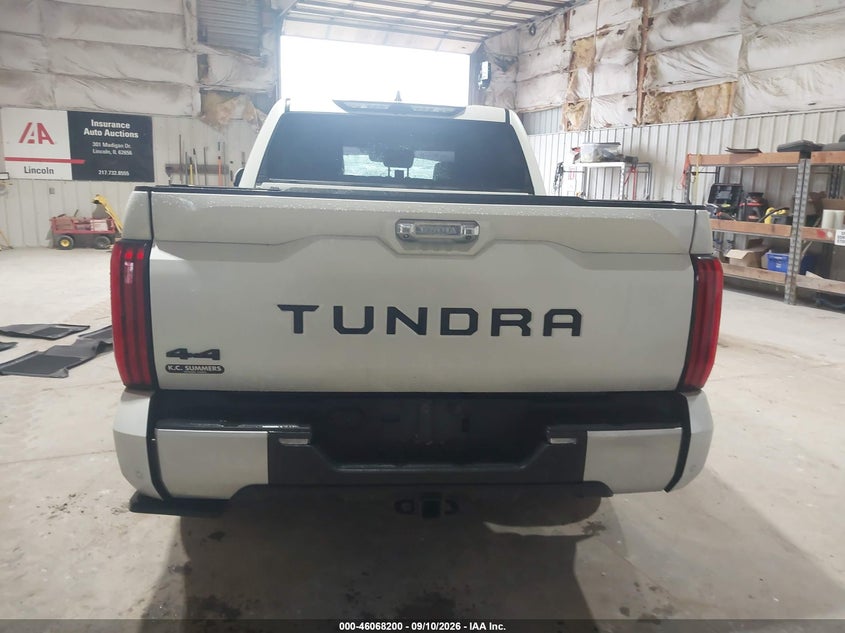 TOYOTA TUNDRA - zdjęcie 16