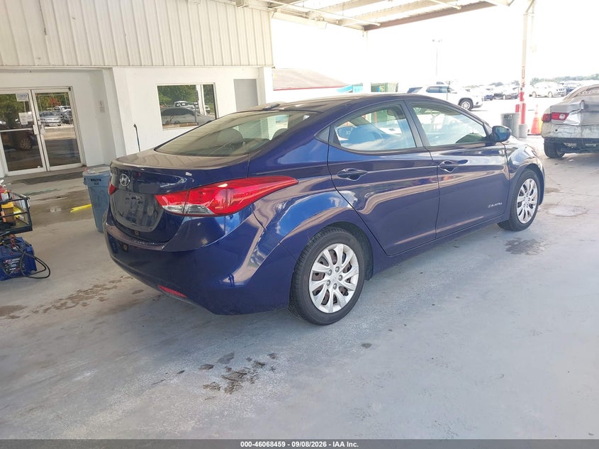 2011 HYUNDAI ELANTRA auction photo 4