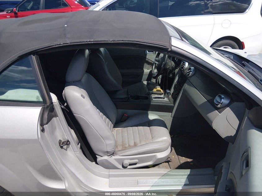 2009 FORD MUSTANG auction photo 5