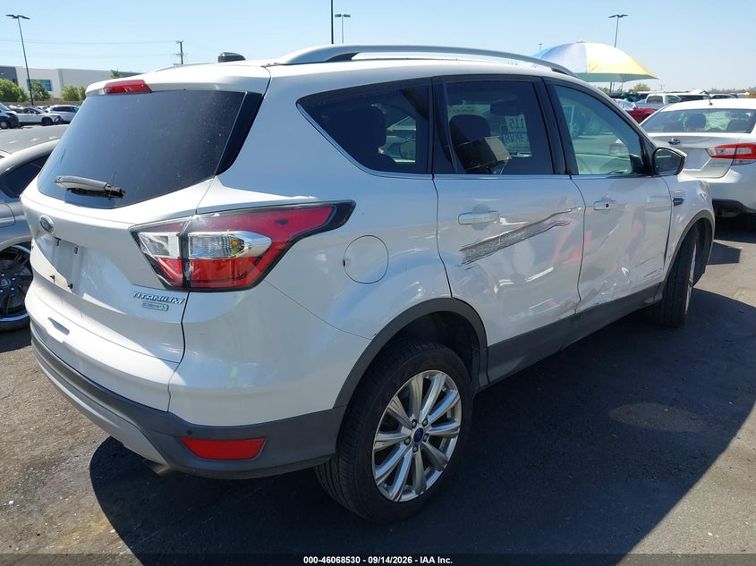 Vin: 1fmcu0j9xhua65016, lot: 46568057, ford escape titanium 20174
