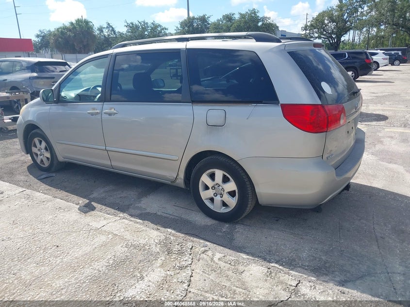 2006 TOYOTA SIENNA auction photo 3