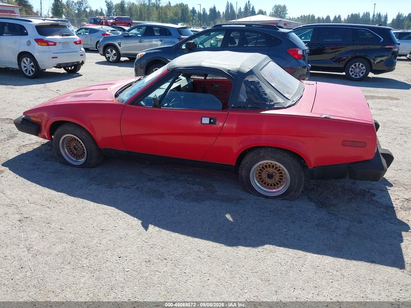 TRIUMPH-CAR TR7 1981 VIN SATPZ4189BA404985