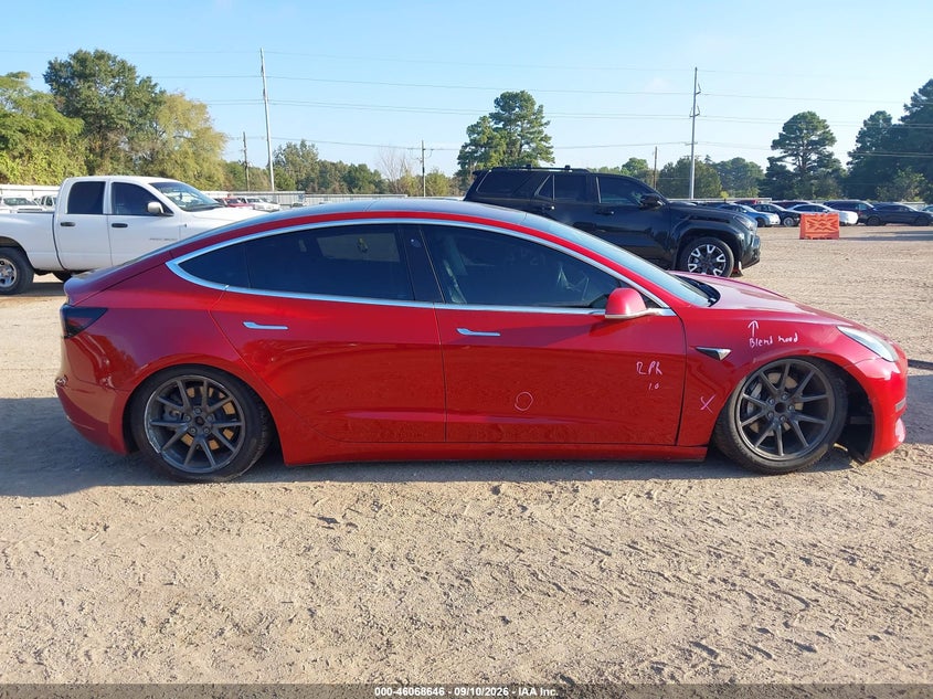 TESLA MODEL 3 - zdjęcie 13