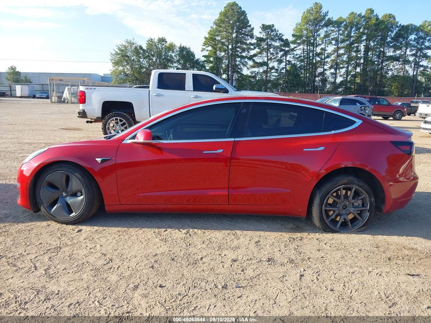 TESLA MODEL 3 - zdjęcie 14