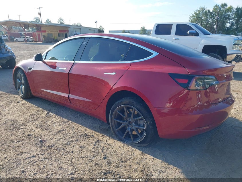 TESLA MODEL 3 - zdjęcie 3