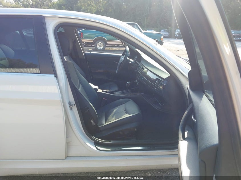 2010 BMW 335I auction photo 5