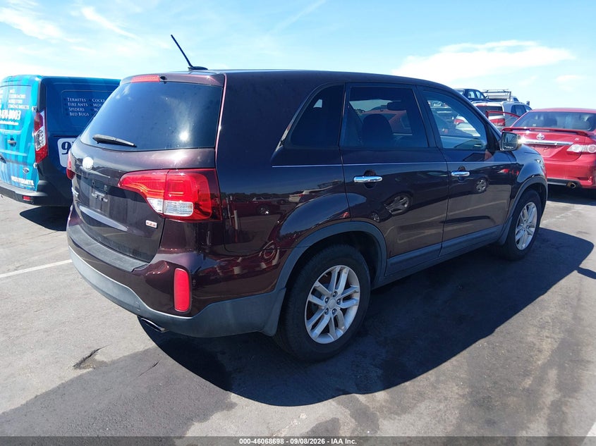 2014 KIA SORENTO auction photo 4