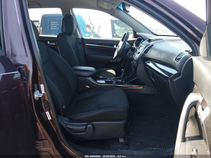 2014 KIA SORENTO auction photo 5