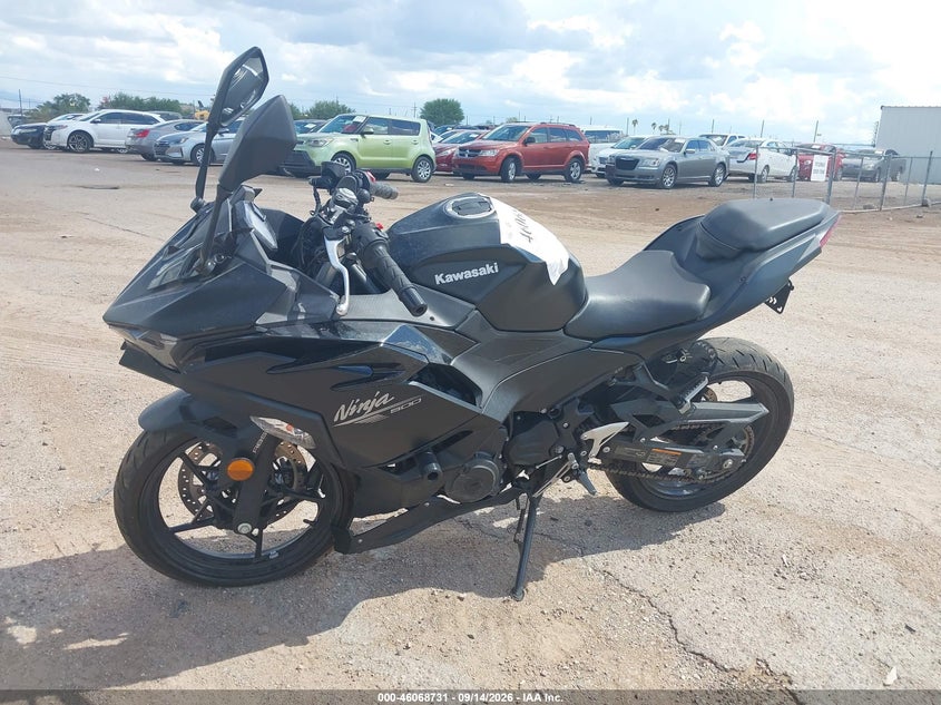 KAWASAKI EX500 2026