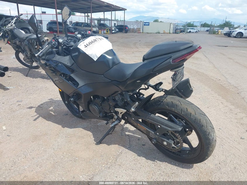 KAWASAKI EX500 2026