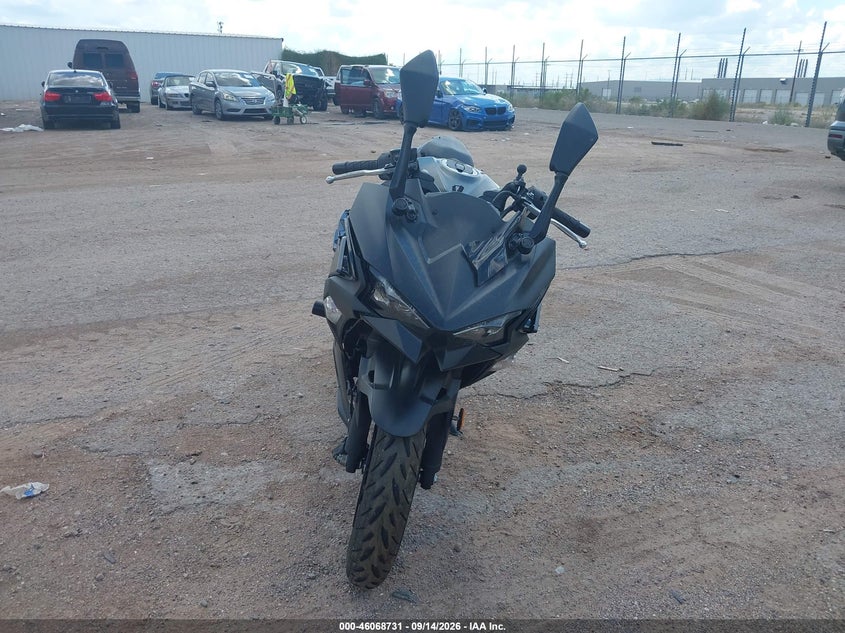 KAWASAKI EX500 2026