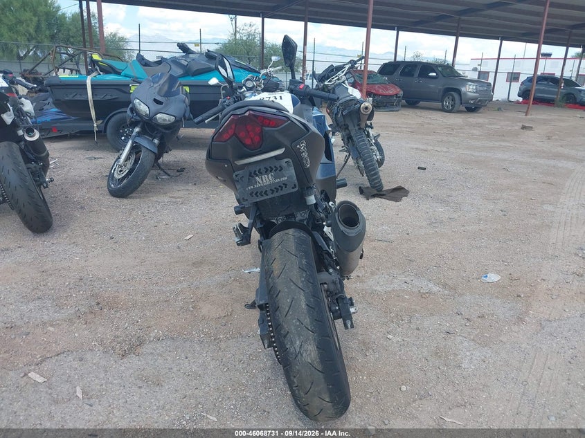 KAWASAKI EX500 2026