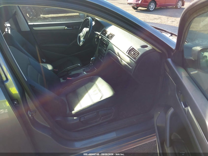2014 VOLKSWAGEN PASSAT auction photo 5
