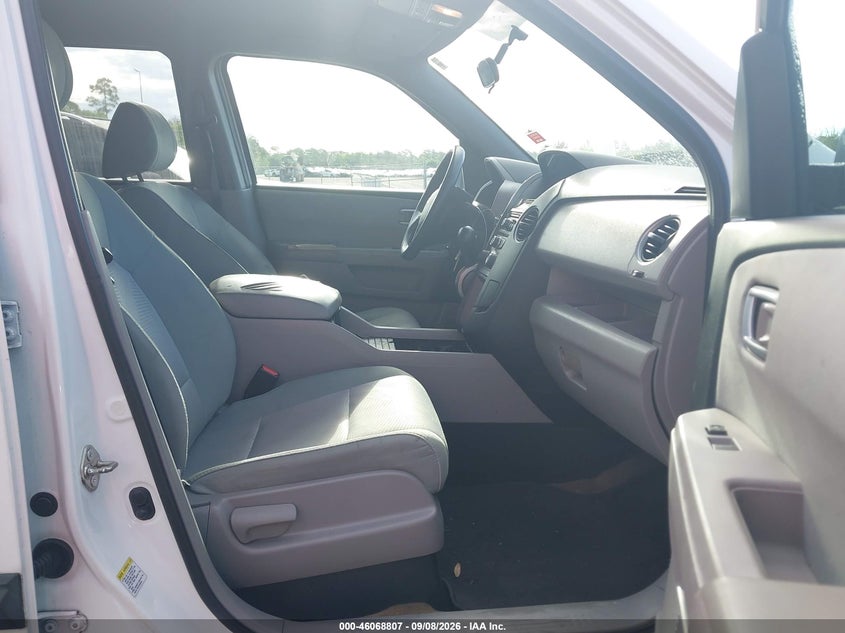 HONDA PILOT 2015 VIN 5FNYF4H21FB062385