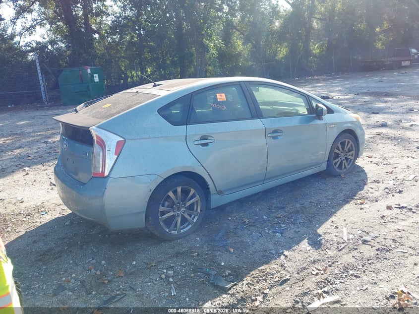 2013 TOYOTA PRIUS auction photo 4