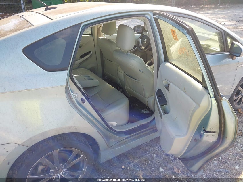 2013 TOYOTA PRIUS auction photo 8