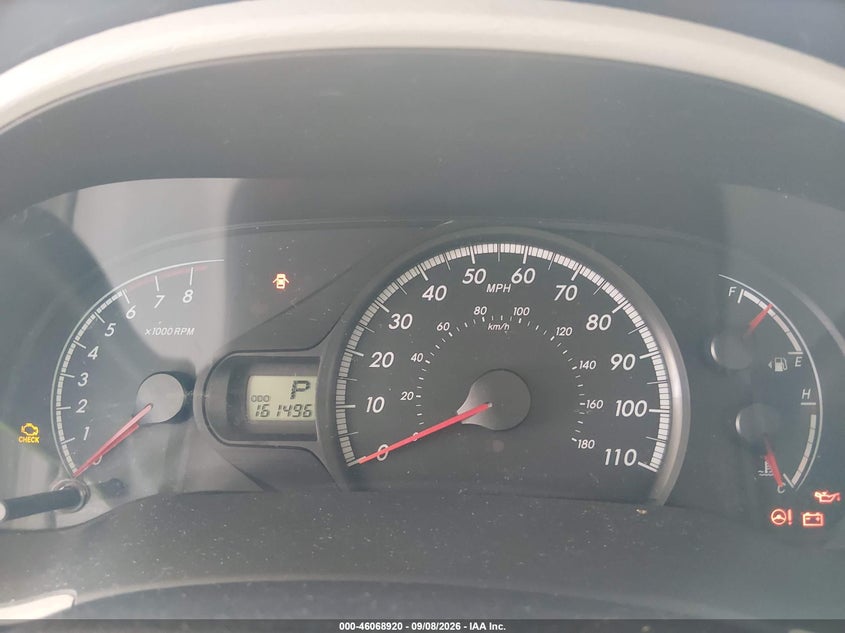 2011 TOYOTA SIENNA auction photo 7