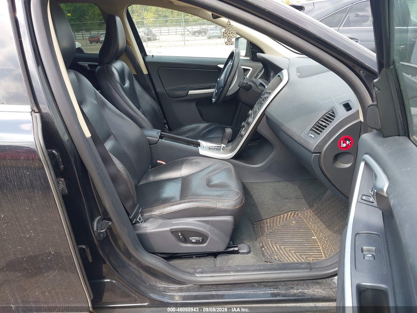 2012 VOLVO XC60 auction photo 5