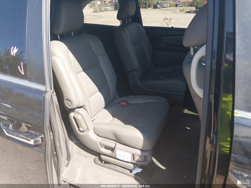 2016 HONDA ODYSSEY auction photo 8