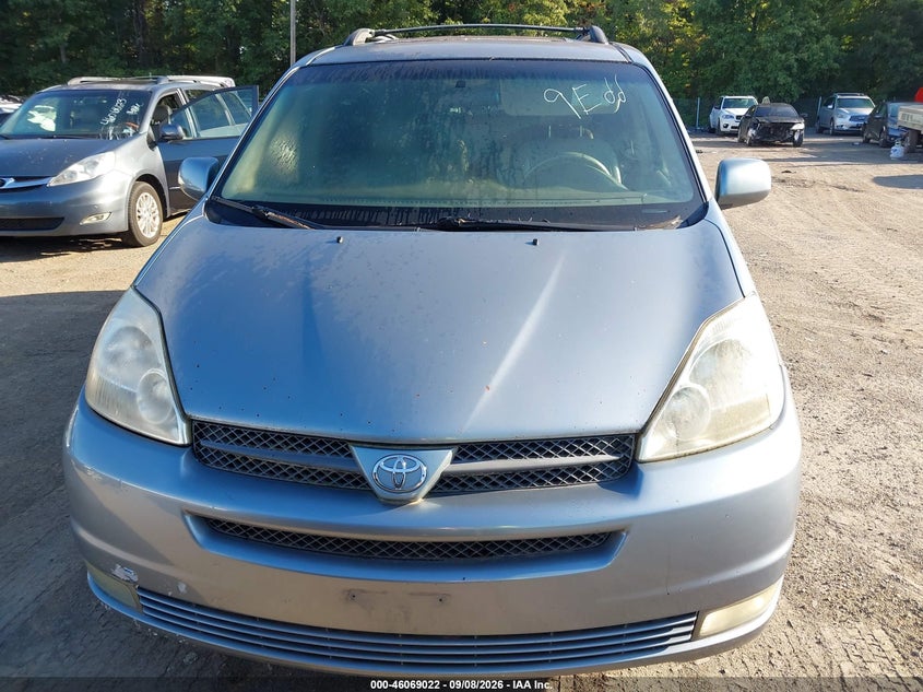 2004 TOYOTA SIENNA auction photo 6