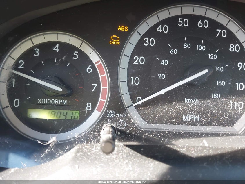 2004 TOYOTA SIENNA auction photo 7