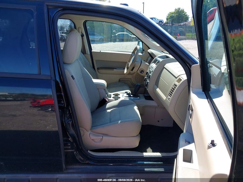 2012 FORD ESCAPE auction photo 5